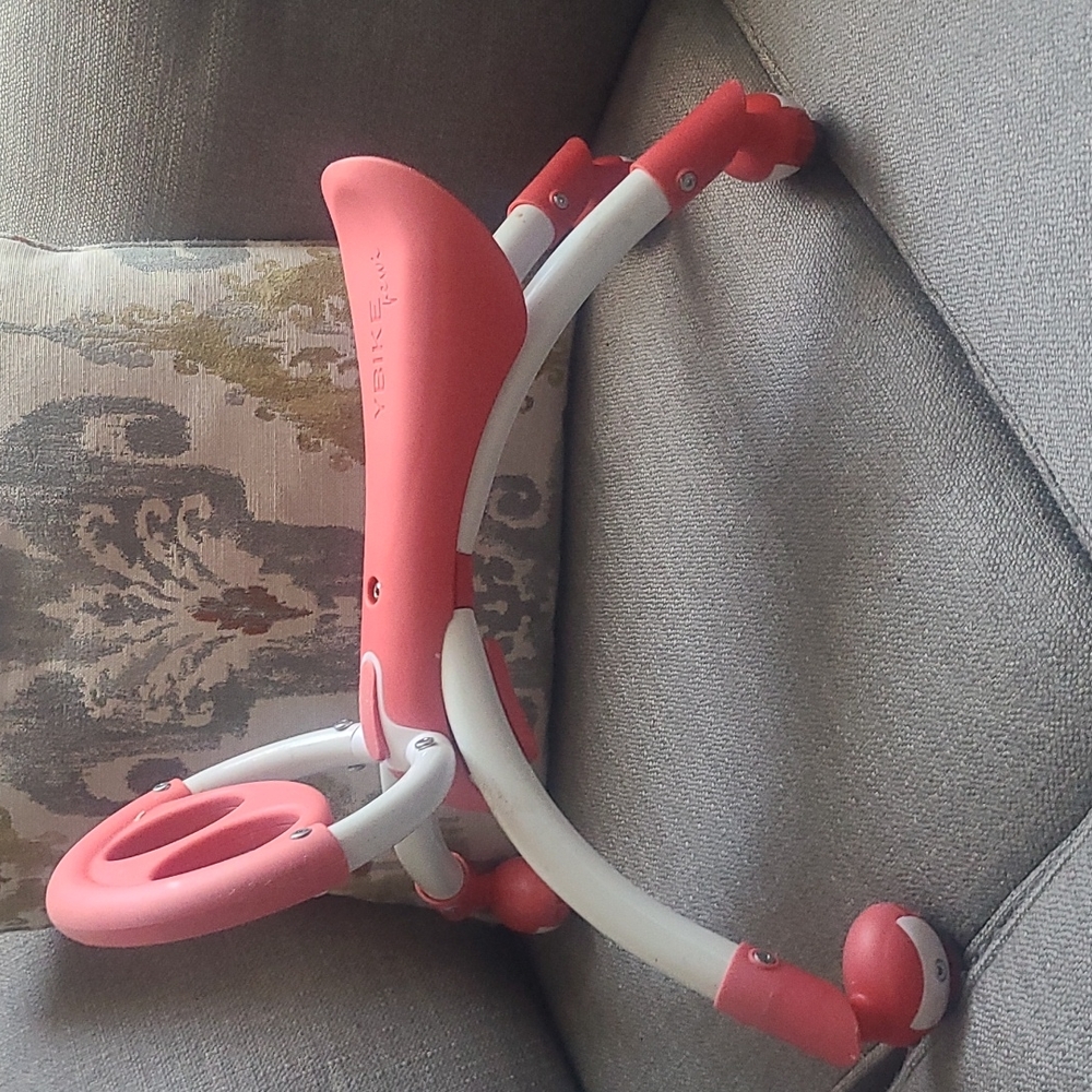Ybike pewi 2 in 1 ride on toy